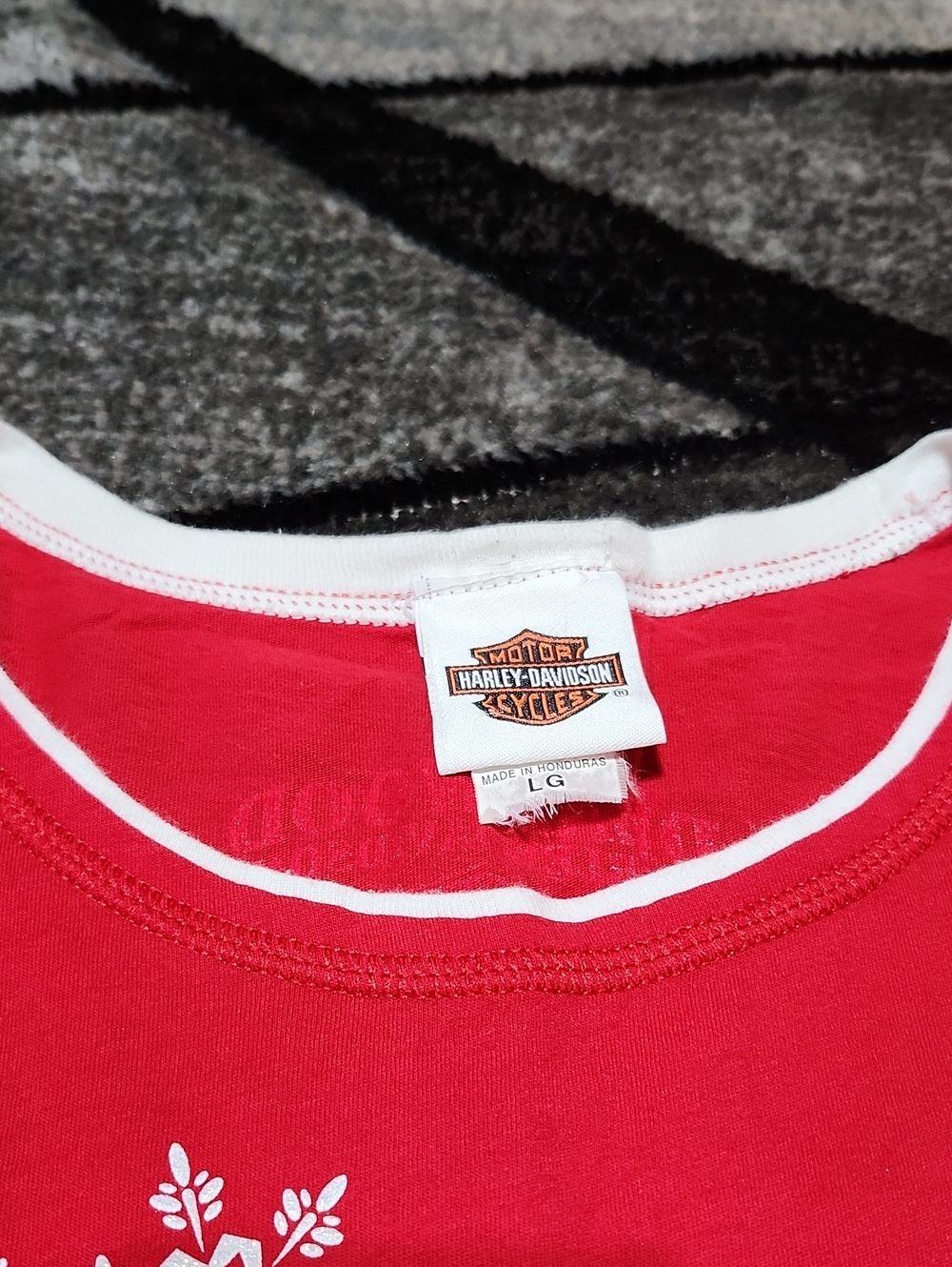 HARLEY DAVIDSON 2007 IRIDESCENT RAISED SNOWFLAKE GRAPHIC LAYERED-LOOK TEE-SHIRT - Picture 3 of 14